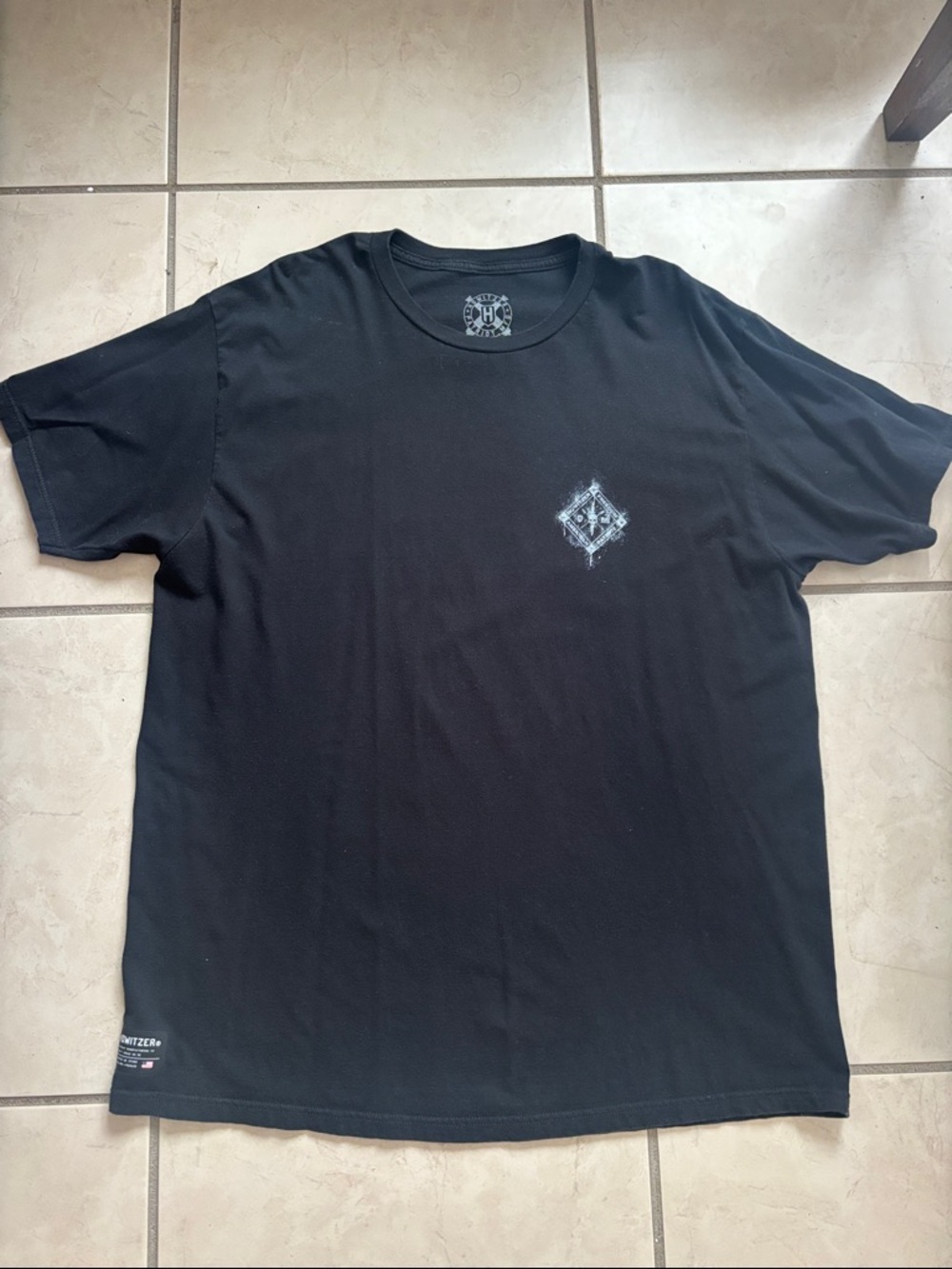 Men's Black Short-Sleeve Graphic Crewneck T-Shirt